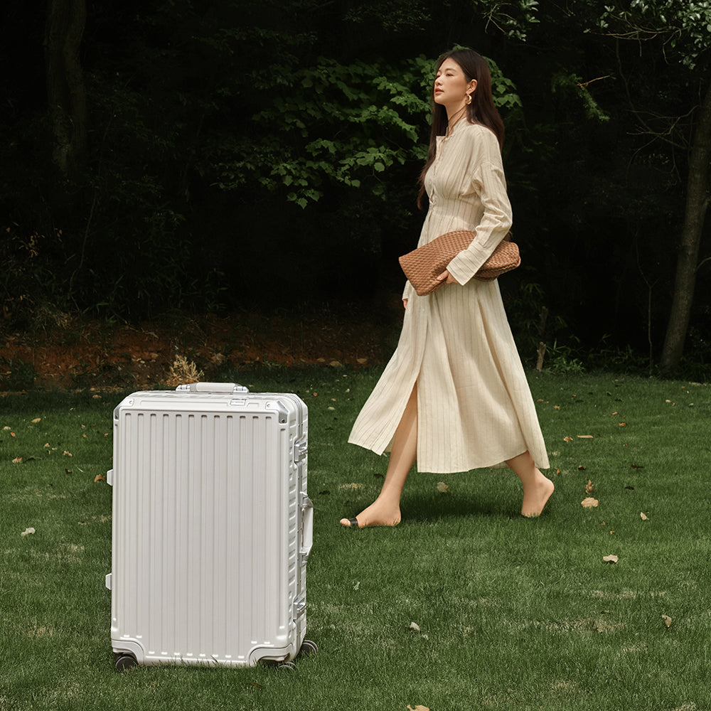Aluminum suitcase - White