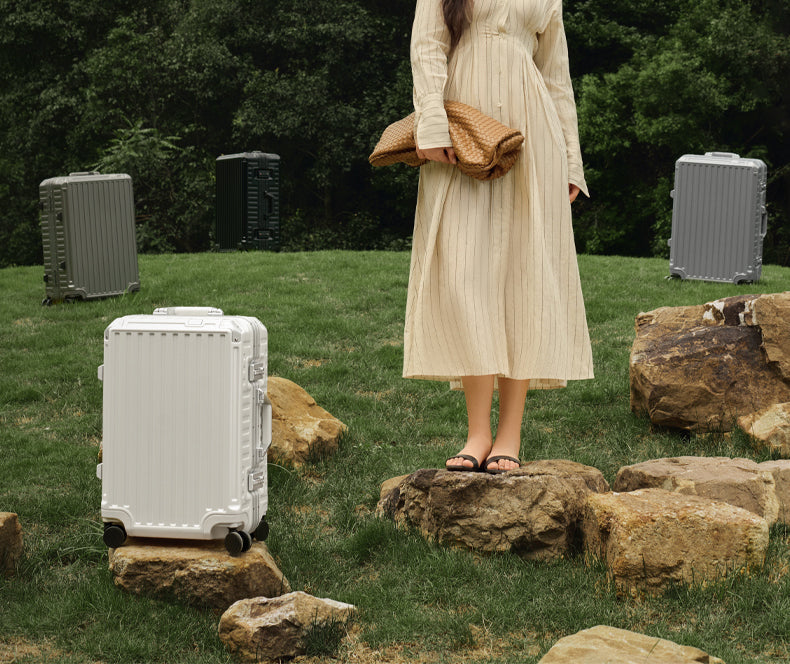 A travel blogger's secret find! This suitcase was so amazing that I was asked for the link 8 times at the airport – it's incredibly practical!