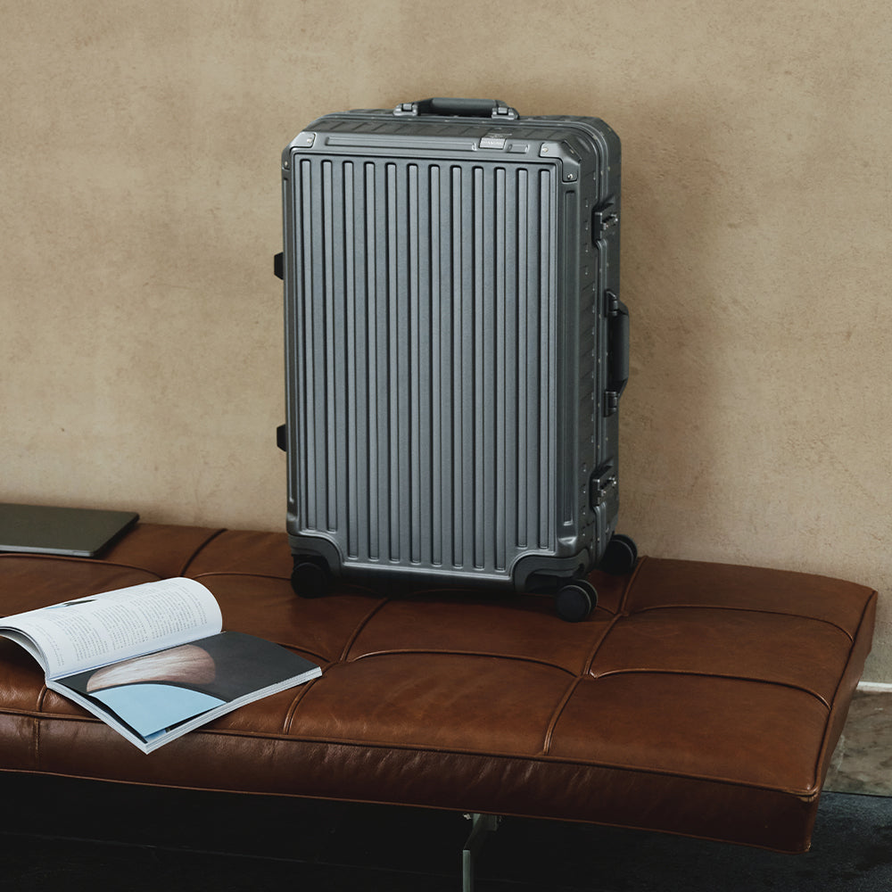 Aluminum suitcase - Black
